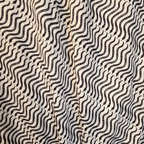 Lili Sidonio Romper With Snakes Size Medium Black & White NWOT Pockets - Picture 12 of 12